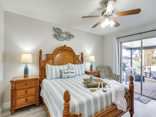 Cape Coral Water Front Home with Private Pool , Hot Tub & Boat Dock