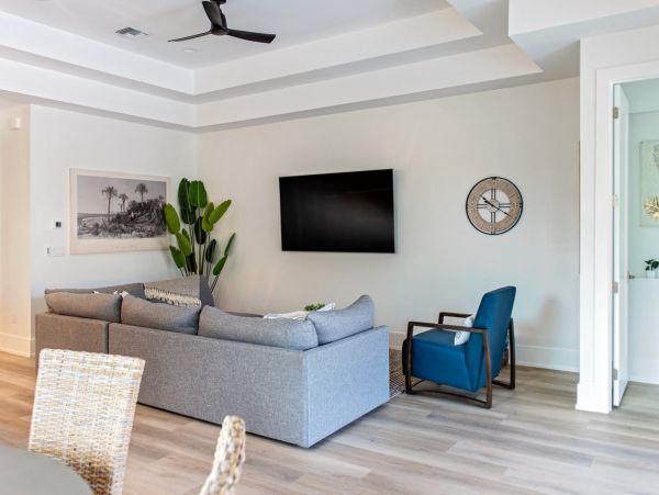 Luxury Five Bedroom Home with Pool & Spa in Naples