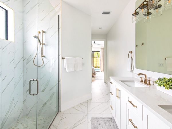 Luxury Five Bedroom Home with Pool & Spa in Naples