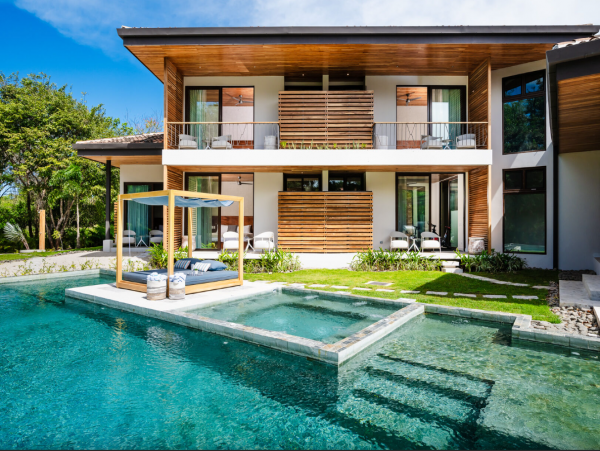 Playa Tamarindo Luxury Villa with 6 Bedroom, Pool & Hot Tub