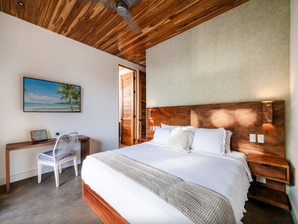 Playa Tamarindo Luxury Villa with 6 Bedroom, Pool & Hot Tub