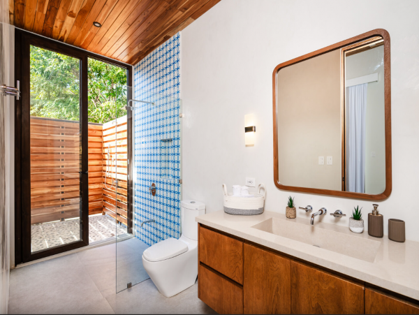 Playa Tamarindo Luxury Villa with 6 Bedroom, Pool & Hot Tub
