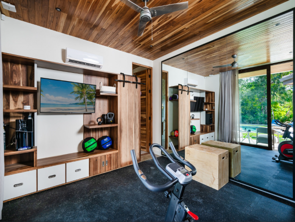 Playa Tamarindo Luxury Villa with 6 Bedroom, Pool & Hot Tub
