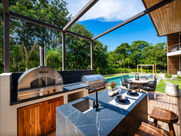 Playa Tamarindo Luxury Villa with 6 Bedroom, Pool & Hot Tub