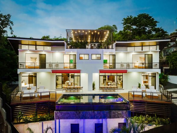 Luxury 6 Bedroom Pool Home in the Heart of Tamarindo Downtown