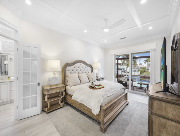 Marco Island Luxury Rental Home Along Waterway Pool