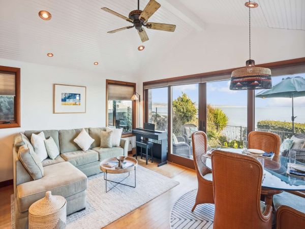 Capitola Beach Vacation Home with 3 Bedroom & Ocean View