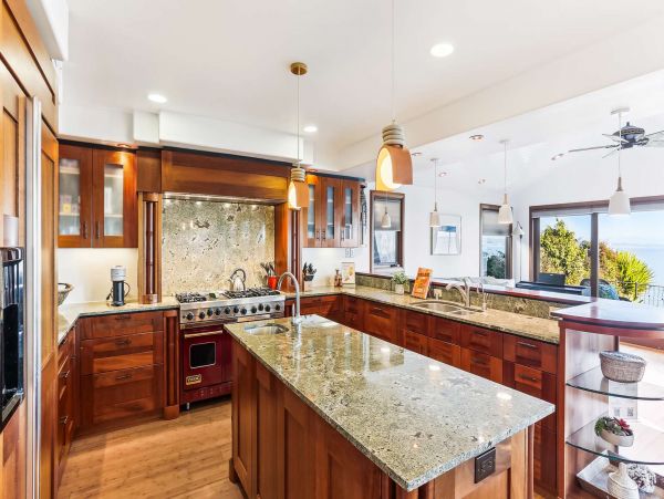 Capitola Beach Vacation Home with 3 Bedroom & Ocean View