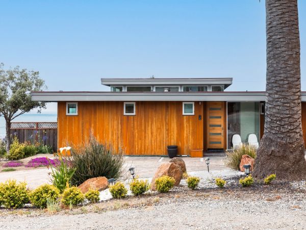 Modern Moss Beach Vacation Home with 3 Bedrooms