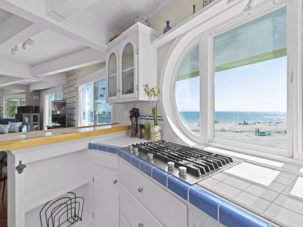 Lovely Beachfront Vacation Home in Aptos