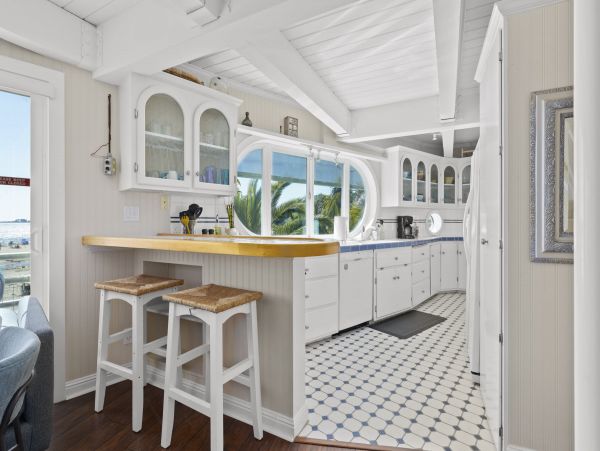 Lovely Beachfront Vacation Home in Aptos
