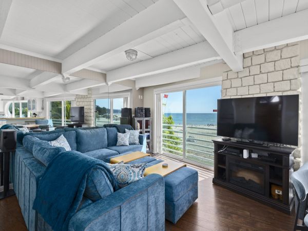 Lovely Beachfront Vacation Home in Aptos