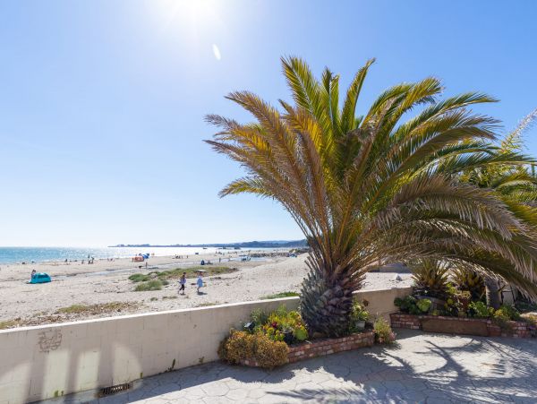 Lovely Beachfront Vacation Home in Aptos