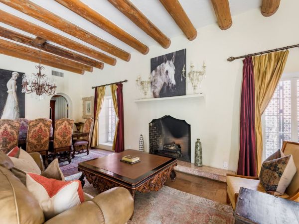 Beautiful Gem in Phoenix with 11 Bedrooms & Private Pool