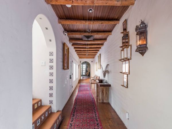 Beautiful Gem in Phoenix with 11 Bedrooms & Private Pool