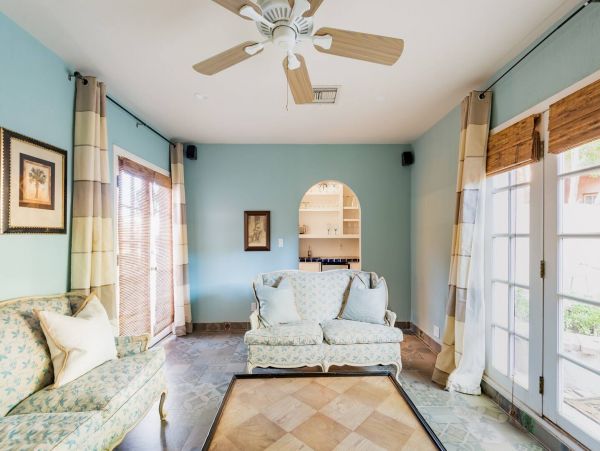 Beautiful Gem in Phoenix with 11 Bedrooms & Private Pool