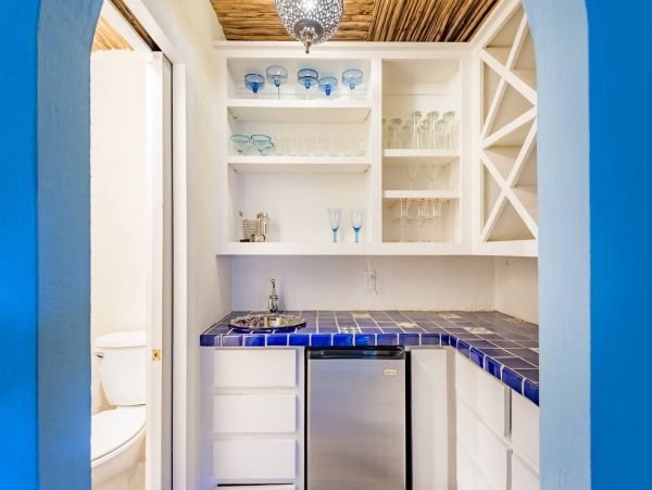 Beautiful Gem in Phoenix with 11 Bedrooms & Private Pool