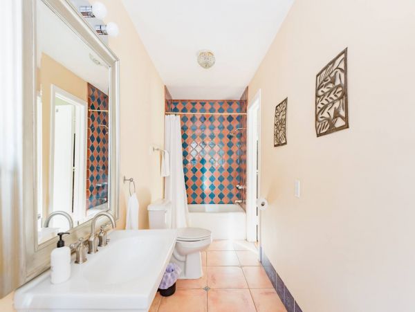 Beautiful Gem in Phoenix with 11 Bedrooms & Private Pool