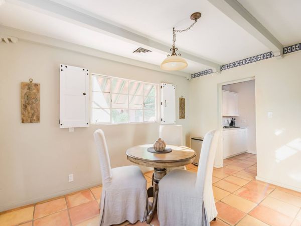 Beautiful Gem in Phoenix with 11 Bedrooms & Private Pool