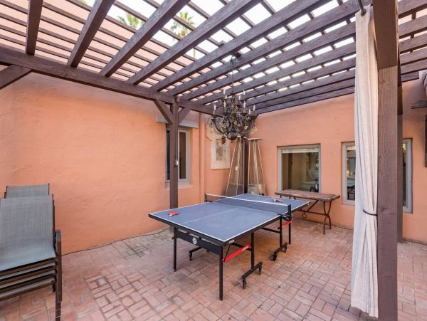 Beautiful Gem in Phoenix with 11 Bedrooms & Private Pool