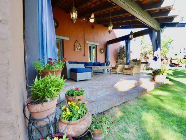 Beautiful Gem in Phoenix with 11 Bedrooms & Private Pool