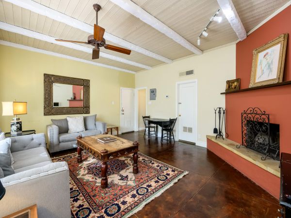 Beautiful Gem in Phoenix with 11 Bedrooms & Private Pool