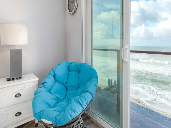 Amazing Oceanfront Vacation Rental with 3 Bedrooms
