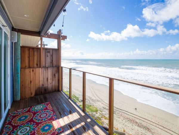 Amazing Oceanfront Vacation Rental with 3 Bedrooms