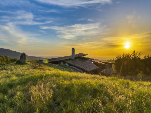 Contemporary Estate with Great Views & Amenities