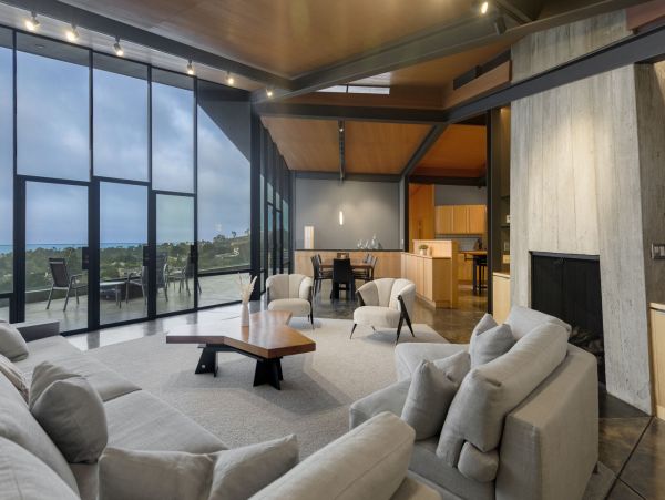 Contemporary Estate with Great Views & Amenities