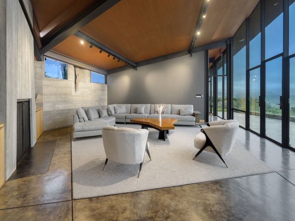 Contemporary Estate with Great Views & Amenities