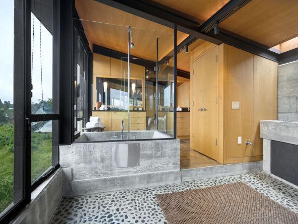 Contemporary Estate with Great Views & Amenities