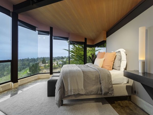Contemporary Estate with Great Views & Amenities