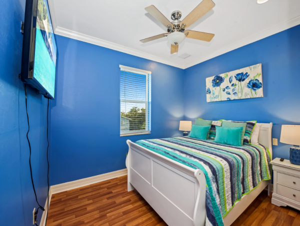 Pool Beach House in Fort Myers with 3 Bedrooms