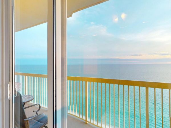 Full Ocean Views from This Lovely Vacation Condo
