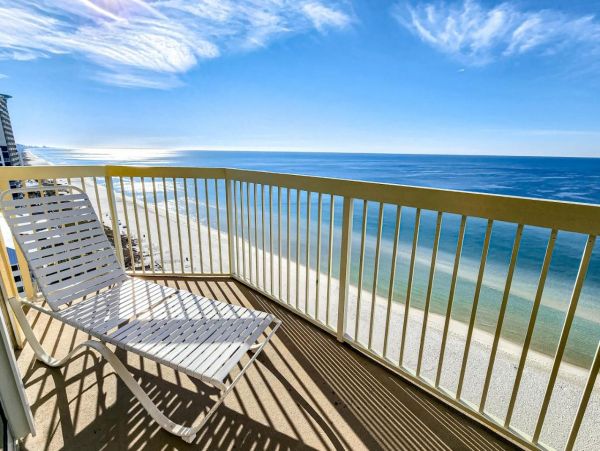 Full Ocean Views from This Lovely Vacation Condo