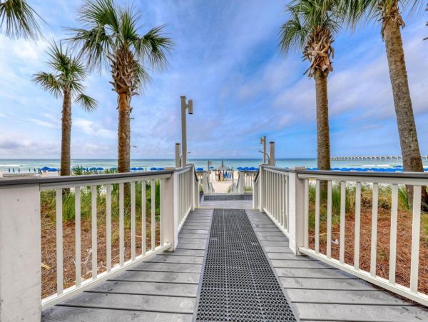 Full Ocean Views from This Lovely Vacation Condo