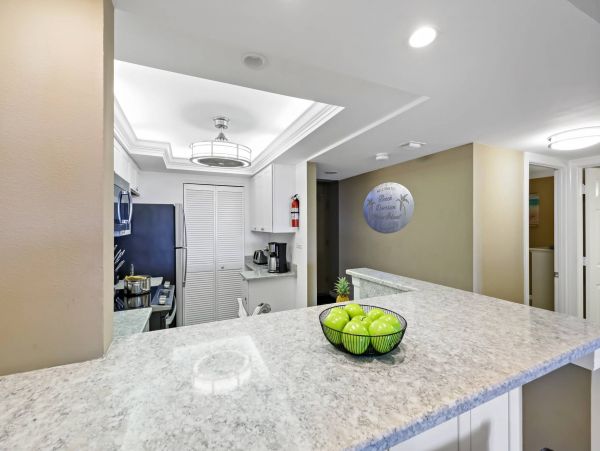 Lovely 2 Bedroom Vacation Condo with Great Amenities
