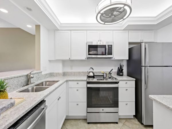 Lovely 2 Bedroom Vacation Condo with Great Amenities