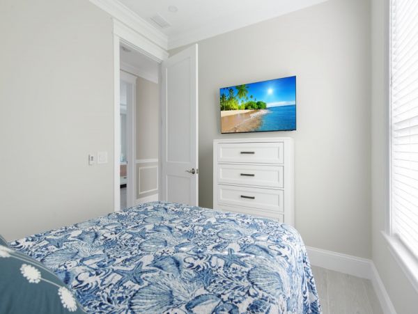 Short walk to Beach Home with 3 Bedroom in Anna Maria Island
