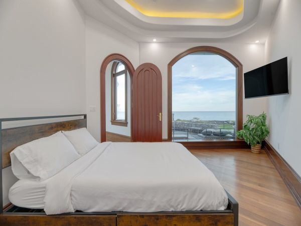 Bay Views Dameron Vacation Home Seven Bedroom