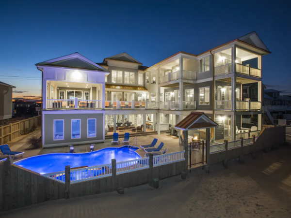 Beachfront Home 13 BR Indoor & Outdoor Pools in Virginia Beach