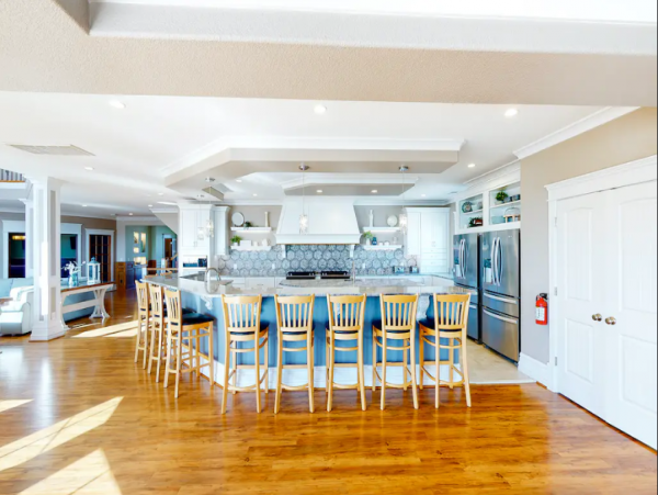 Beachfront Home 13 BR Indoor & Outdoor Pools in Virginia Beach