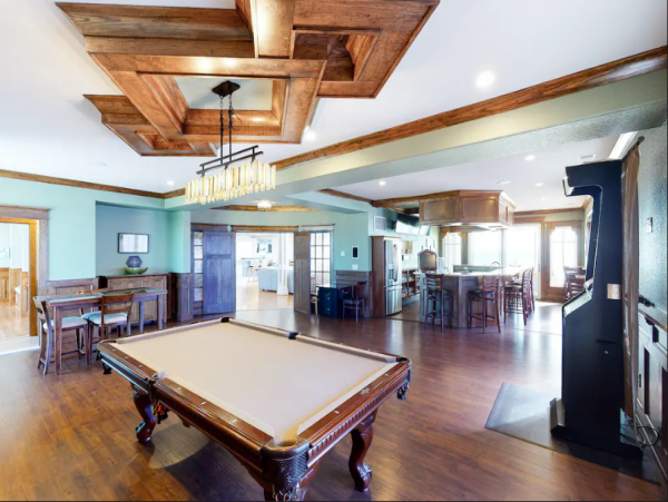Beachfront Home 13 BR Indoor & Outdoor Pools in Virginia Beach