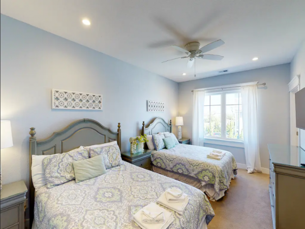 Beachfront Home 13 BR Indoor & Outdoor Pools in Virginia Beach