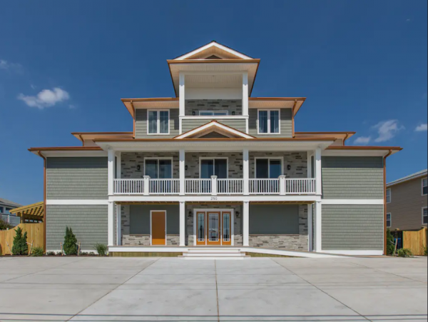 Beachfront Home 13 BR Indoor & Outdoor Pools in Virginia Beach