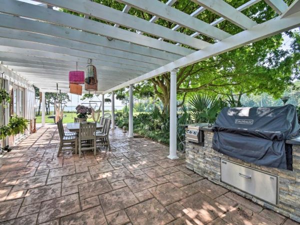 Bay Views Cheriton Vacation Home Six Bedroom