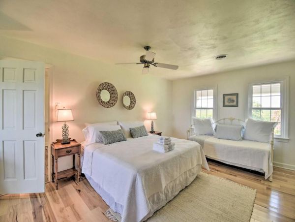 Bay Views Cheriton Vacation Home Six Bedroom