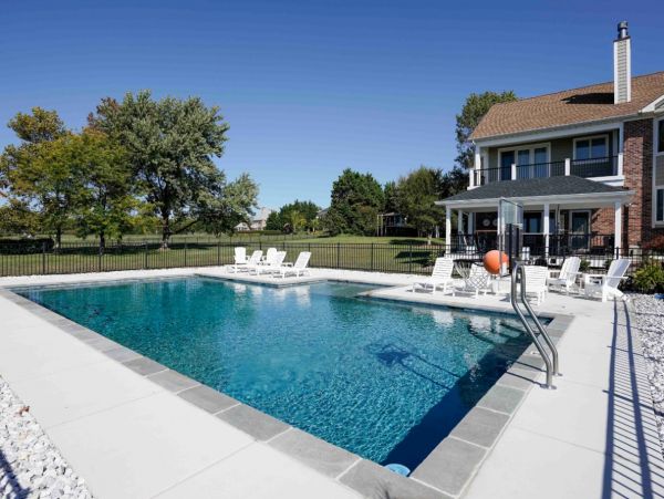 Posh Seven Bedroom Bay Front Vacation Rental in Maryland