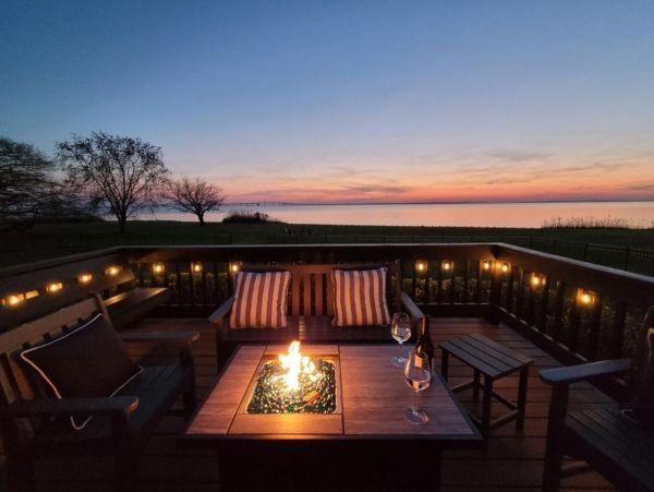 Posh Seven Bedroom Bay Front Vacation Rental in Maryland